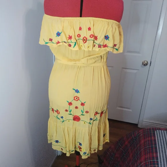 Red Dot Boutique Yellow Campesina type dress 1X - Picture 4 of 5